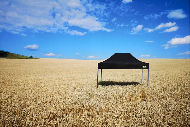 Parduodama ir spausdinama 2m*2m vakarėlių palapinė